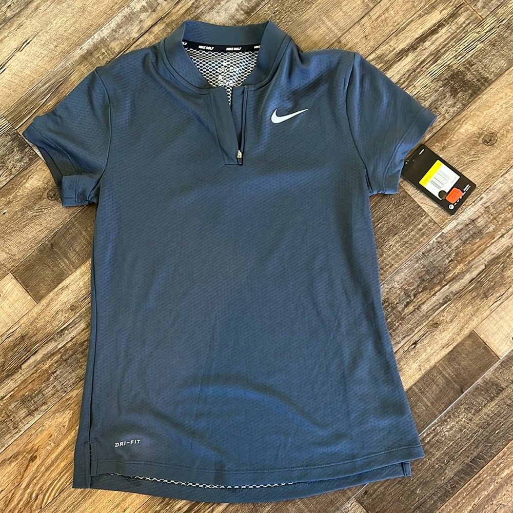 Women’s Nike golf shirt new with tag
